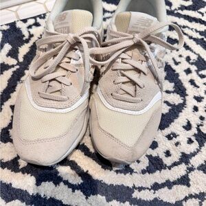 New Balance Women's Cream Sneakers